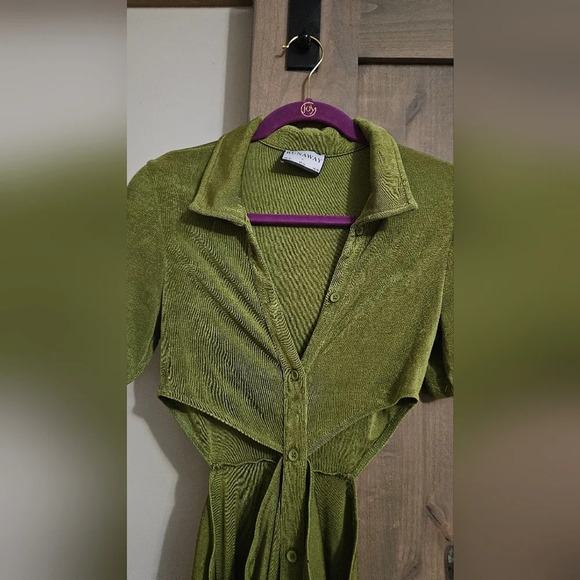 RUNAWAY Claudia Mini Dress in Grass. Size US 8. - Picture 10 of 15